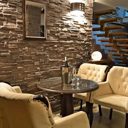 סקופיה Domus Aparthotel מראה חיצוני תמונה