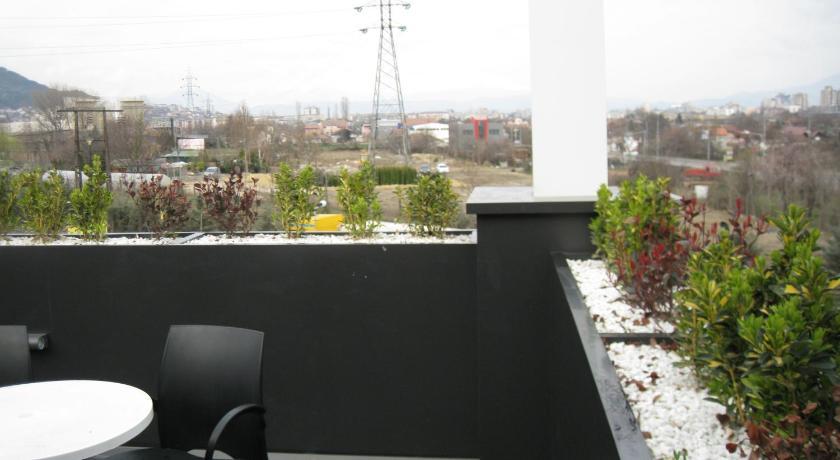סקופיה Domus Aparthotel מראה חיצוני תמונה